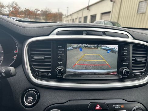 Used 2019 Kia Sorento EX w/ EX Touring Package image 18