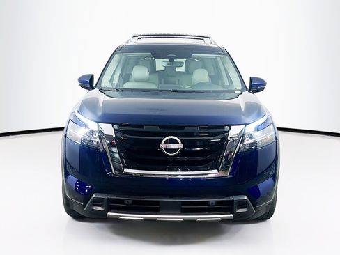 Used 2024 Nissan Pathfinder SL w/ SL Premium Package image 2