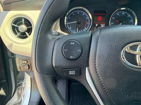 Used 2017 Toyota Corolla LE w/ Carpet Mat Package (TMS) FWD image 19