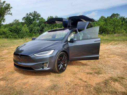 Used 2016 Tesla Model X Performance AWD/4WD image 24