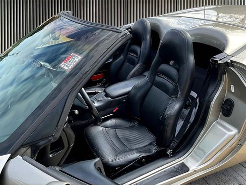 Used 2002 Chevrolet Corvette Convertible w/ Preferred Equipment Group2 image 20