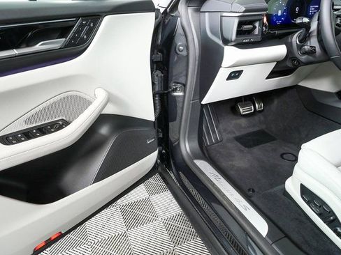 New 2026 Porsche Macan 4S Electric image 8