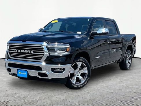 Used 2023 RAM 1500 Laramie AWD/4WD image 3