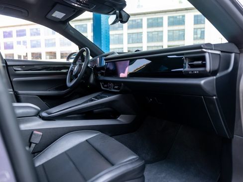 Certified 2025 Porsche Macan 4S Electric AWD/4WD image 54