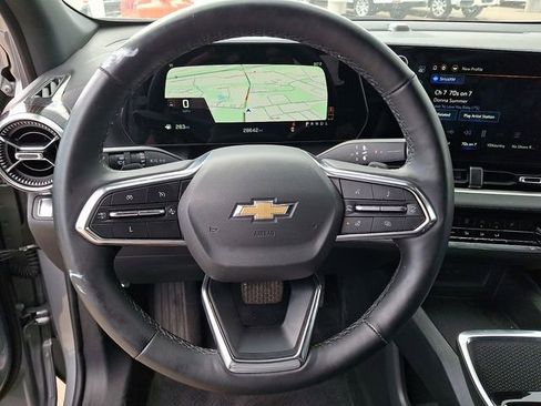 Used 2025 Chevrolet Equinox LT FWD image 13