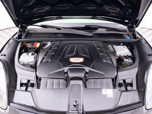 Used 2022 Porsche Cayenne Turbo AWD/4WD image 34