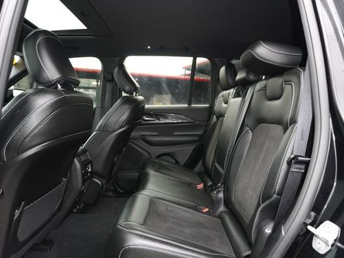 Used 2023 Jeep Grand Cherokee Altitude image 25