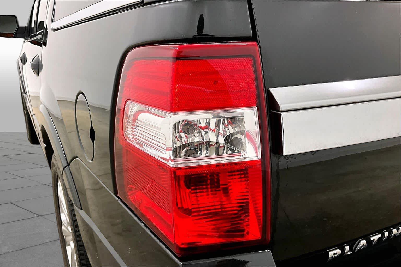 Used 2015 Ford Expedition Platinum AWD/4WD image 27