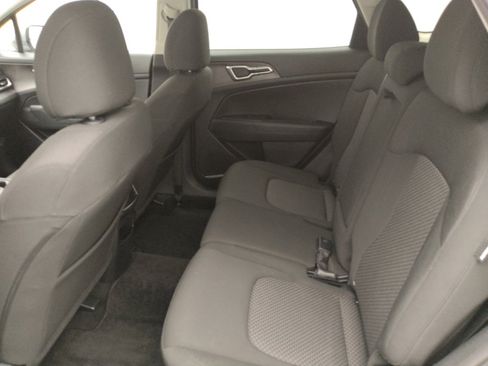 Used 2024 Kia Sportage LX FWD image 18