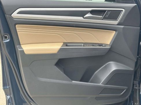 Used 2022 Volkswagen Atlas Cross Sport SE w/ Panoramic Sunroof Package image 14