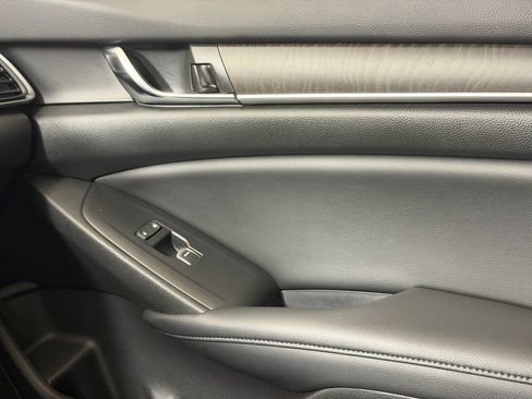 Used 2021 Honda Accord EX image 25