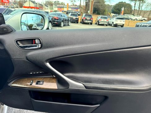 Used 2010 Lexus IS 350C image 32