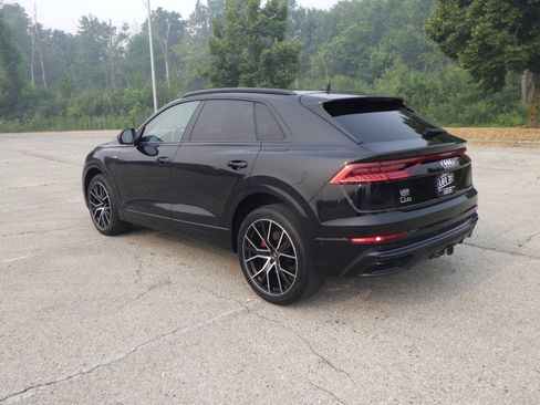 Used 2020 Audi Q8 Premium Plus w/ Premium Plus Package AWD/4WD image 3