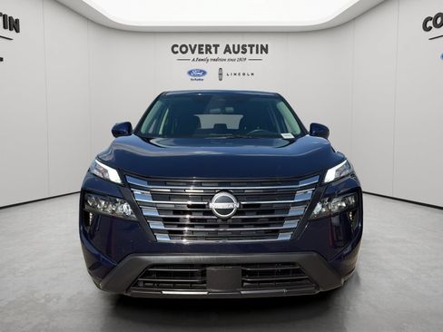 Used 2025 Nissan Rogue SV FWD image 9
