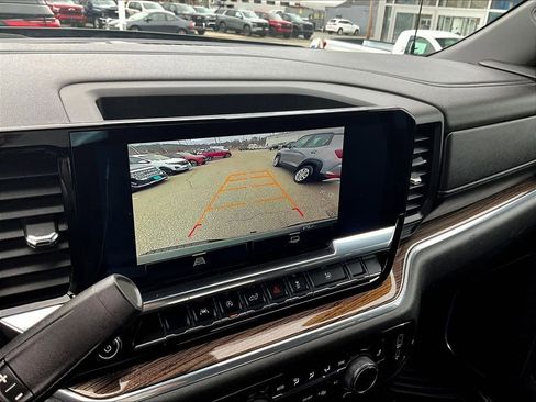 Used 2025 Chevrolet Silverado 1500 LT AWD/4WD image 19