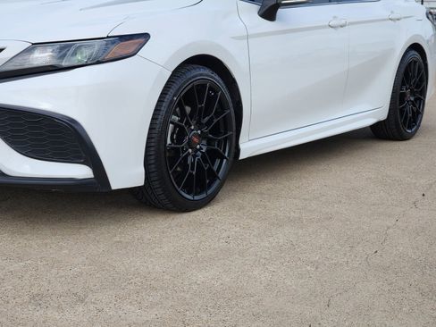 Used 2023 Toyota Camry SE image 12