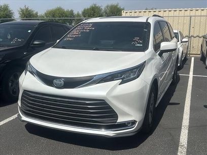 Used 2021 Toyota Sienna XLE