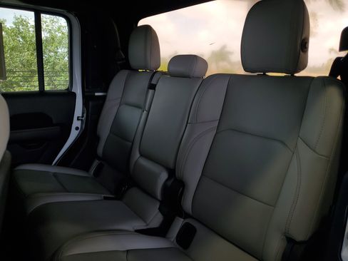 Certified 2021 Jeep Gladiator Mojave AWD/4WD image 8
