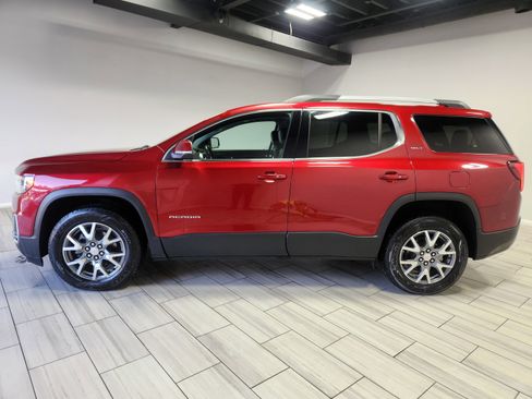Used 2023 GMC Acadia SLT image 2
