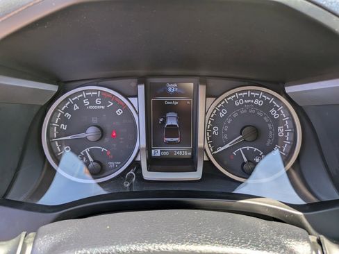 Used 2023 Toyota Tacoma SR5 w/ Technology Package AWD/4WD image 34