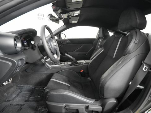 Used 2025 Toyota GR86 Premium RWD image 9