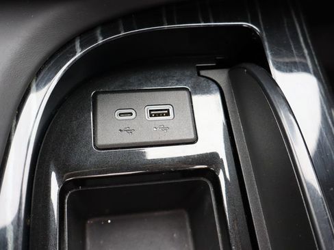 Used 2024 Cadillac Escalade ESV V AWD/4WD image 21