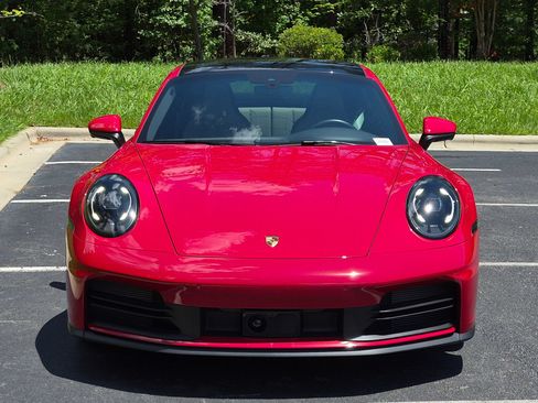 Certified 2025 Porsche 911 Carrera RWD image 28