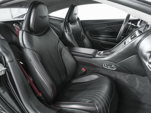Used 2019 Aston Martin DB11 Coupe RWD image 13