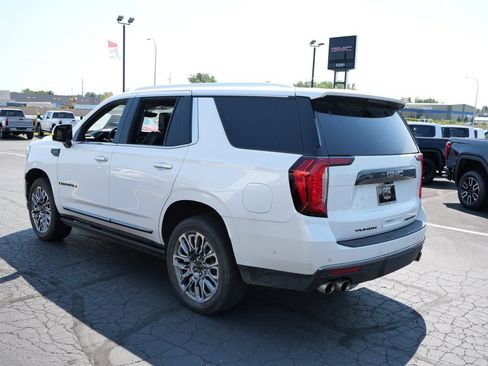 Used 2023 GMC Yukon Denali Ultimate w/ LPO, Floor Liner Package AWD/4WD image 5