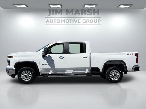 Used 2025 Chevrolet Silverado 2500 LT w/ Convenience Package AWD/4WD image 3