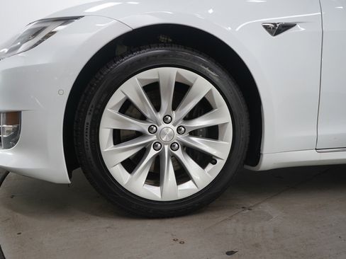 Used 2018 Tesla Model S AWD image 23