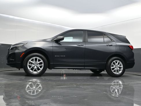Used 2022 Chevrolet Equinox LS w/ LS Convenience Package AWD/4WD image 37