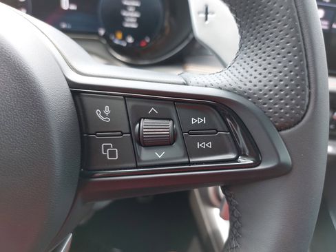 New 2025 Alfa Romeo Tonale w/ Premium Package image 19