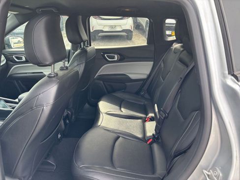 Used 2025 Jeep Compass Limited AWD/4WD image 21