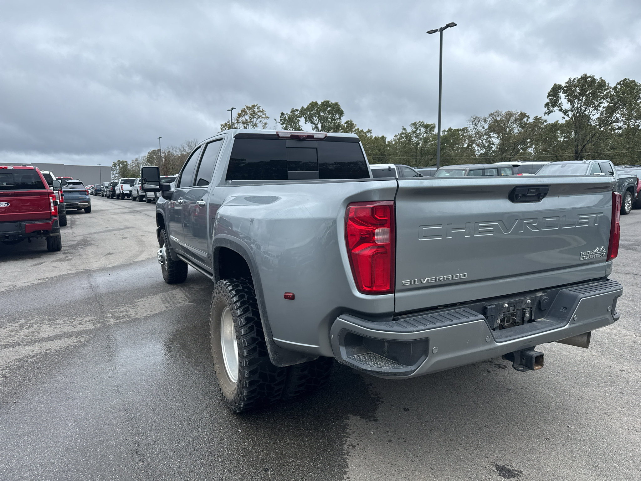 Used 2024 Chevrolet Silverado 3500 High Country w/ Technology Package AWD/4WD image 7