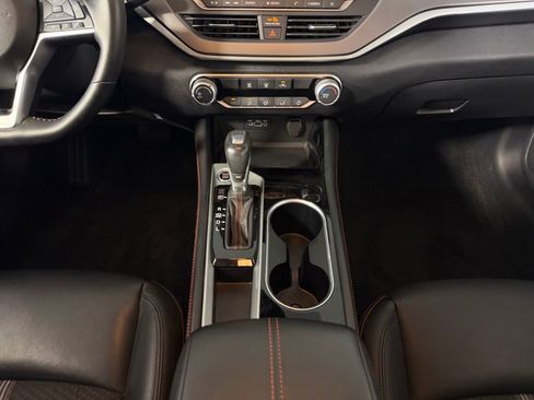 Used 2025 Nissan Altima 2.5 SR FWD image 17