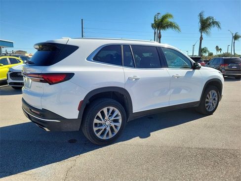 Certified 2025 Buick Enclave Preferred image 4