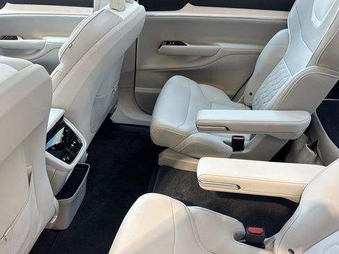 Certified 2025 Volvo EX90 Ultra AWD/4WD image 13