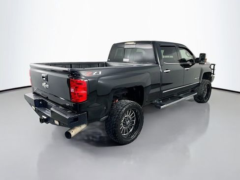Used 2019 Chevrolet Silverado 2500 LTZ w/ Duramax Plus Package AWD/4WD image 7