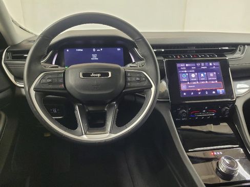 Used 2023 Jeep Grand Cherokee Laredo w/ Luxury Tech Group I AWD/4WD image 22