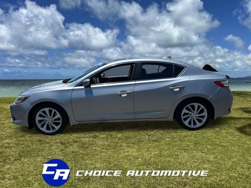 Used 2017 Acura ILX FWD image 3