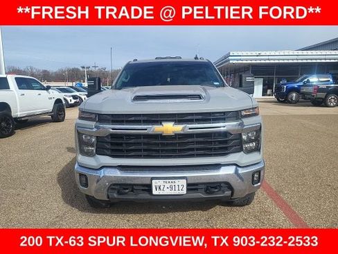 Used 2024 Chevrolet Silverado 2500 LT image 2
