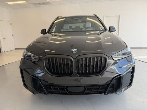 Used 2024 BMW X5 xDrive40i w/ M Sport Package image 2