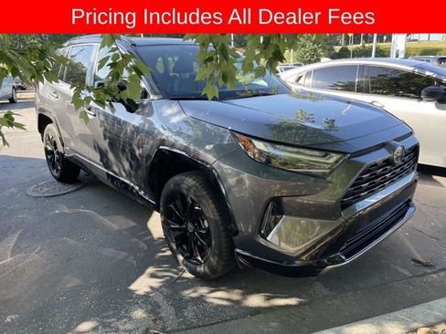 Used 2023 Toyota RAV4 XSE AWD/4WD image 12