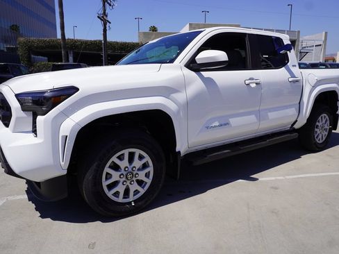 Certified 2026 Toyota Tacoma SR5 RWD image 4