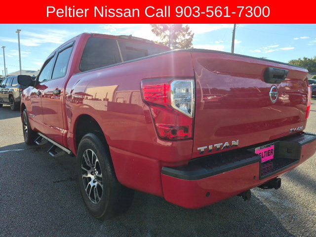 Used 2022 Nissan Titan SV AWD/4WD image 3