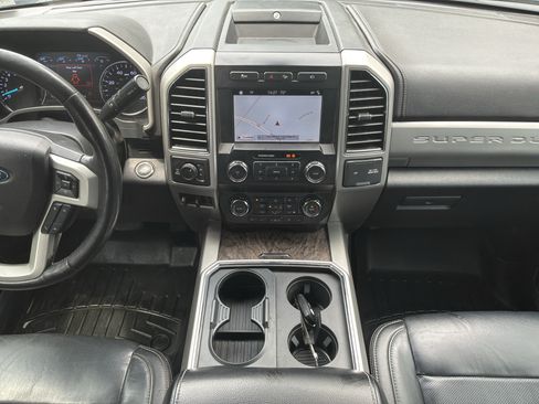 Used 2019 Ford F250 Lariat w/ Lariat Ultimate Package AWD/4WD image 29