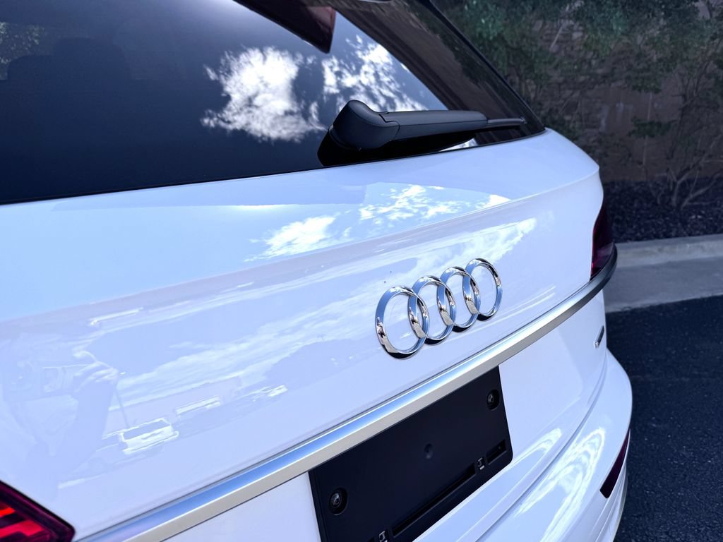 Used 2023 Audi Q5 2.0T Premium w/ Convenience Package AWD/4WD image 10