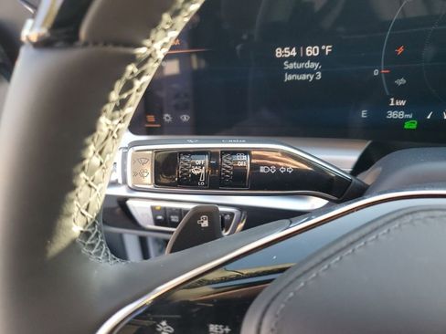 New 2026 Cadillac Lyriq Signature Luxury image 36