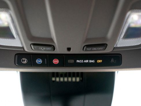 Certified 2023 Chevrolet Silverado 1500 Custom image 30